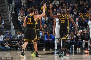 他们作为全 他们作为全