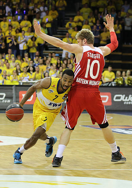 引发全场掌 引发全场掌