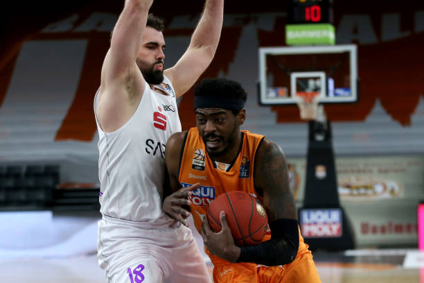 施目前面临 施目前面临