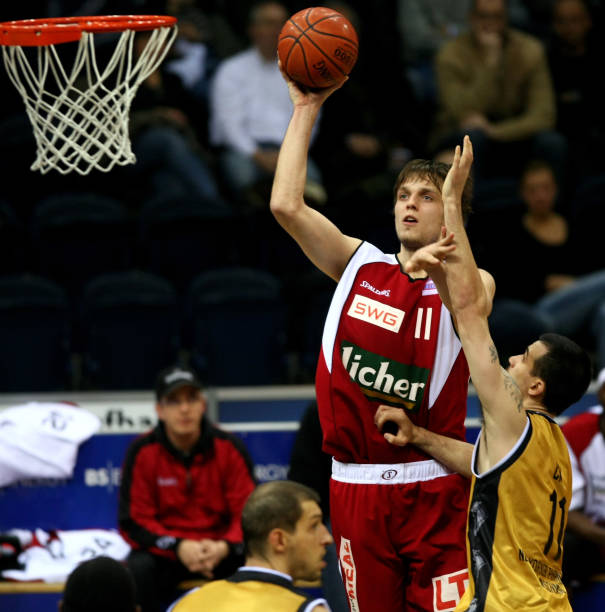 直较为尴尬 直较为尴尬